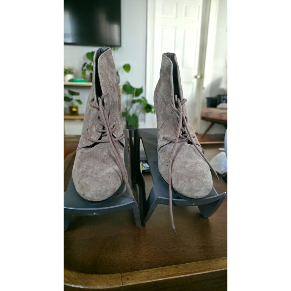 White Mountain Women’s Beige Suede Lace-Up Round Toe Ankle Bootie Boots Size 6 M